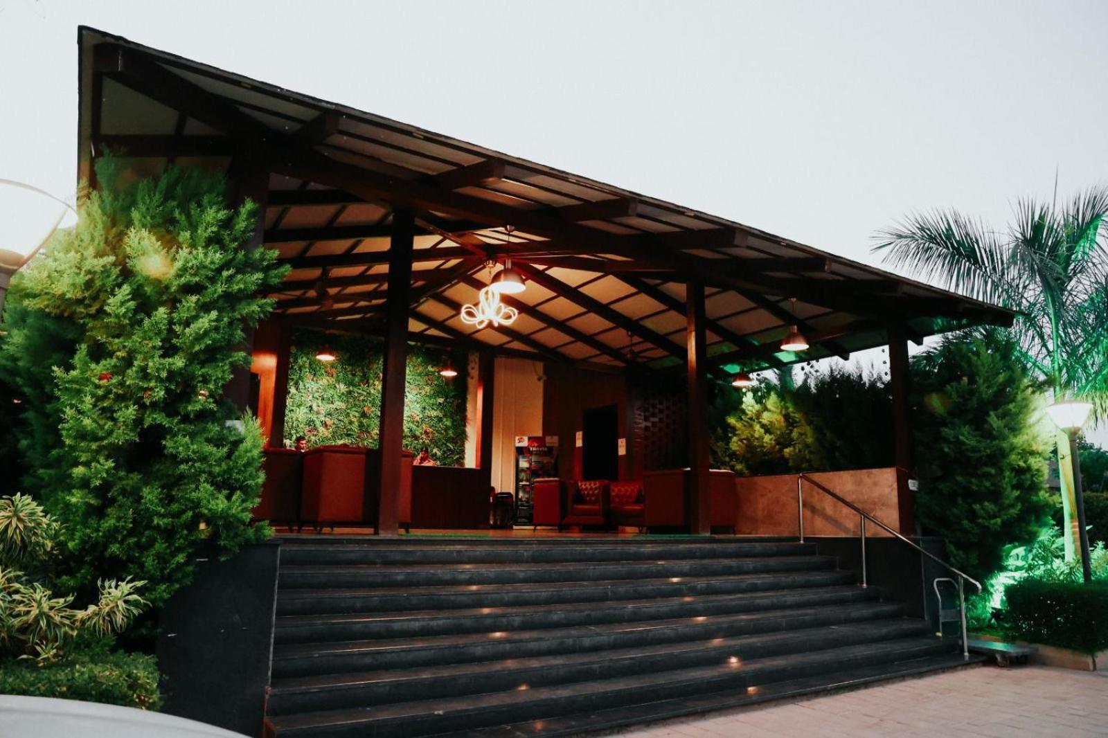 Veerdency Luxury Resort Devanahalli ภายนอก รูปภาพ